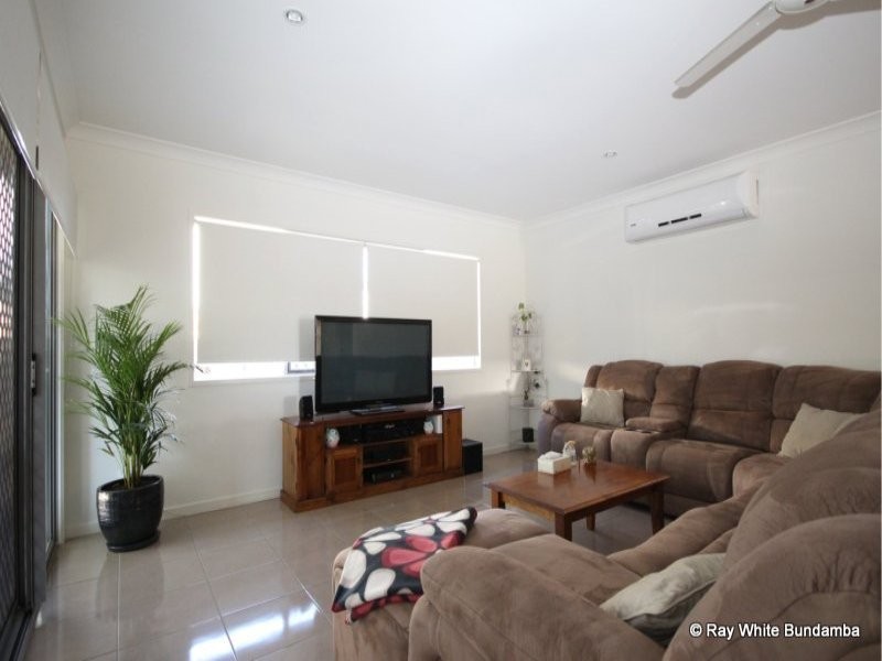 20 Russell Street, Silkstone QLD 4304