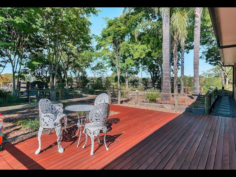 2 Harwoods Road, Walloon QLD 4306