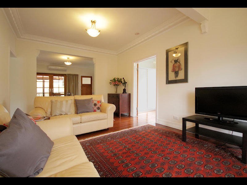 8 Perrett Street, Bundamba QLD 4304