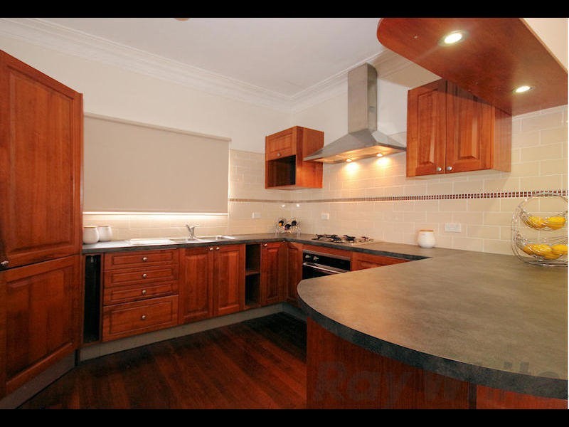 8 Perrett Street, Bundamba QLD 4304
