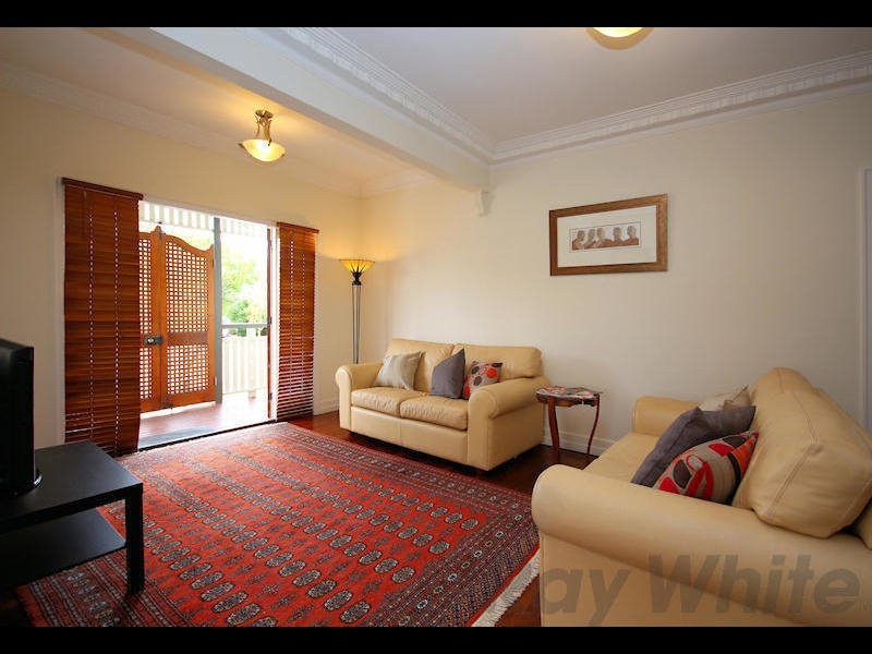 8 Perrett Street, Bundamba QLD 4304