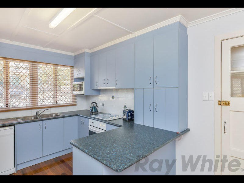 64 Alice Street, Silkstone QLD 4304