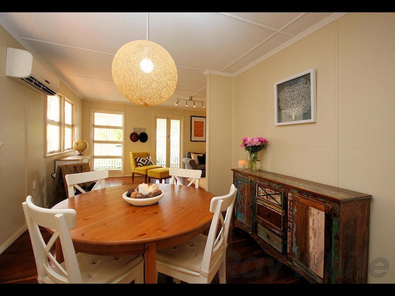 16 Hargreaves Street, Eastern Heights QLD 4305