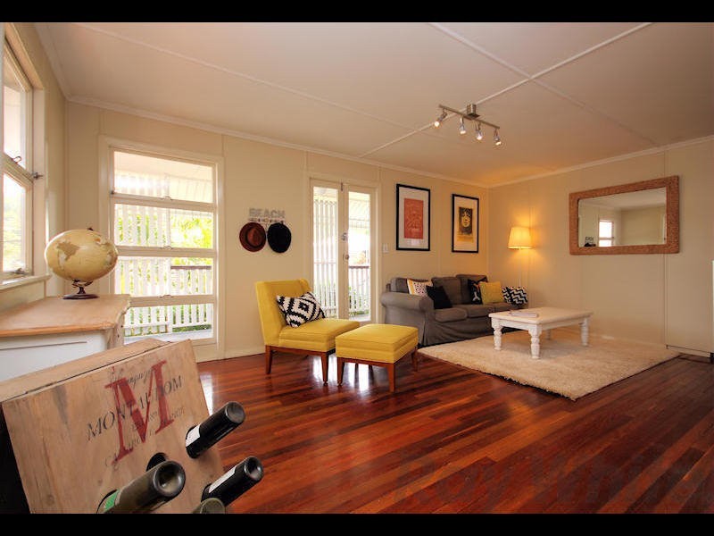 16 Hargreaves Street, Eastern Heights QLD 4305