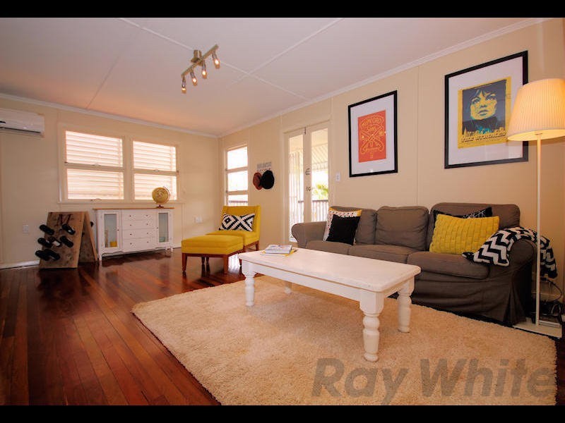 16 Hargreaves Street, Eastern Heights QLD 4305