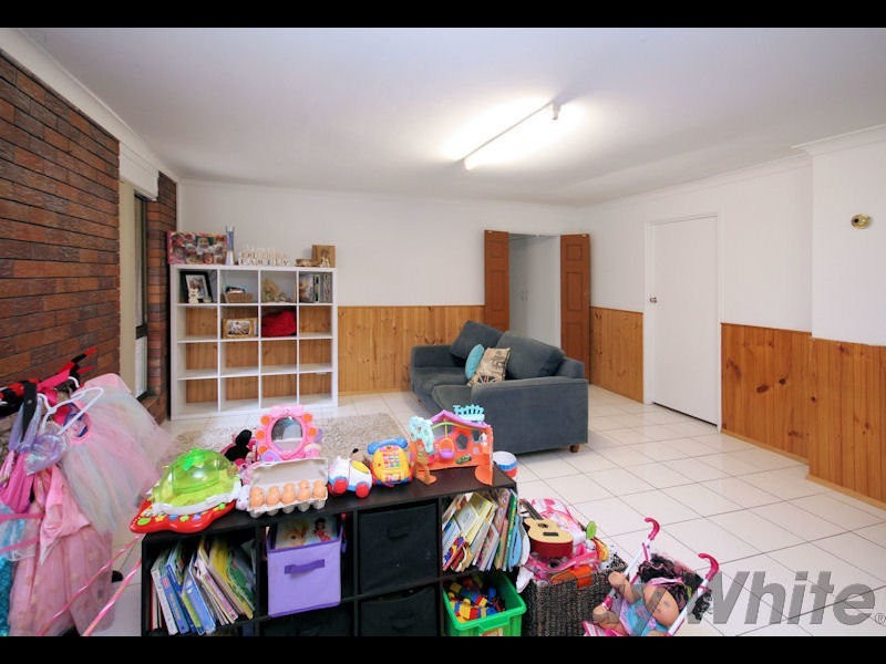 11 Hinton Street, Goodna QLD 4300