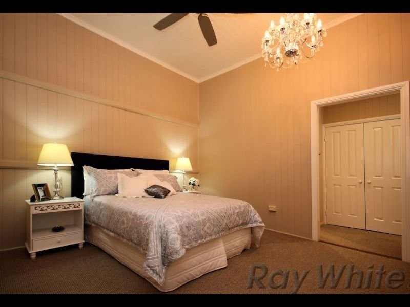 15 Coolibah Street, Silkstone QLD 4304