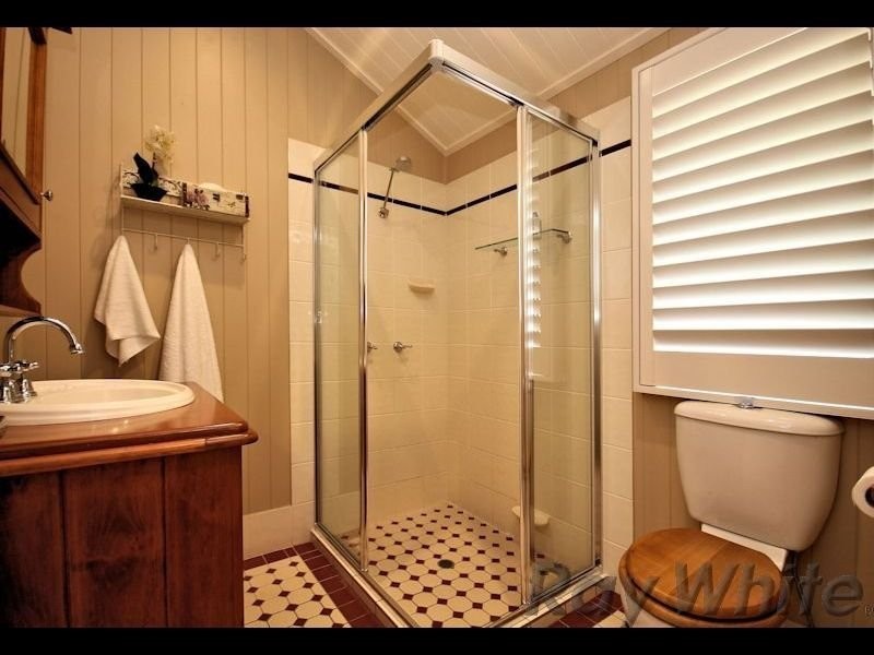 15 Coolibah Street, Silkstone QLD 4304