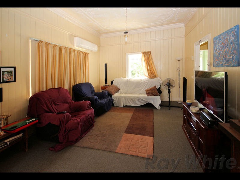 28 Clifton Street, Booval QLD 4304