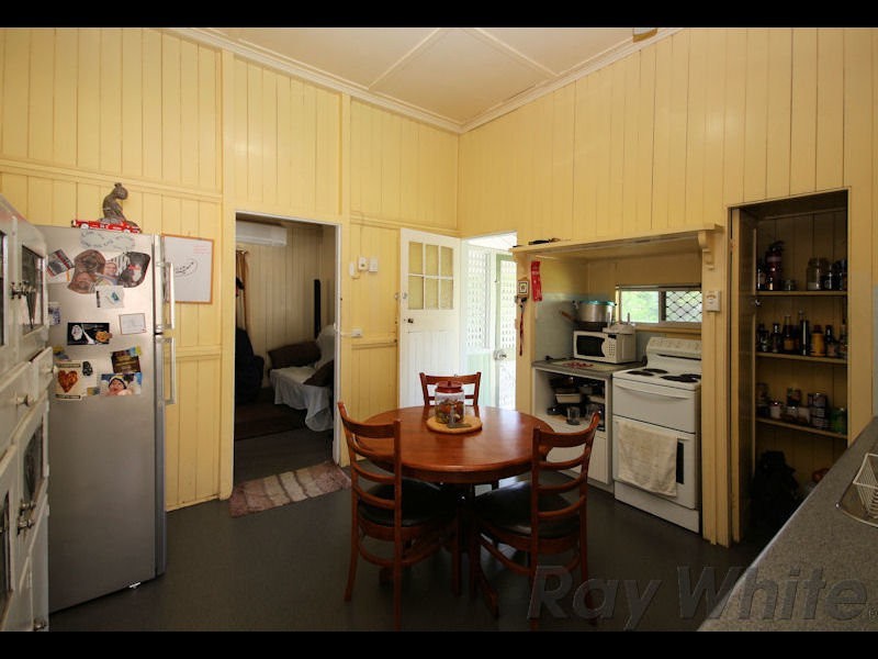 28 Clifton Street, Booval QLD 4304