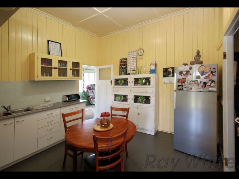 28 Clifton Street, Booval QLD 4304