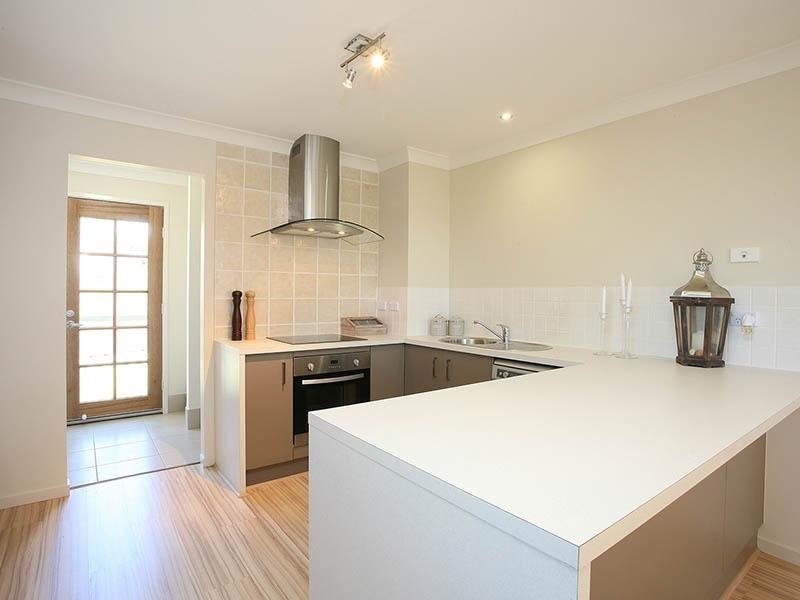Silkstone QLD 4304