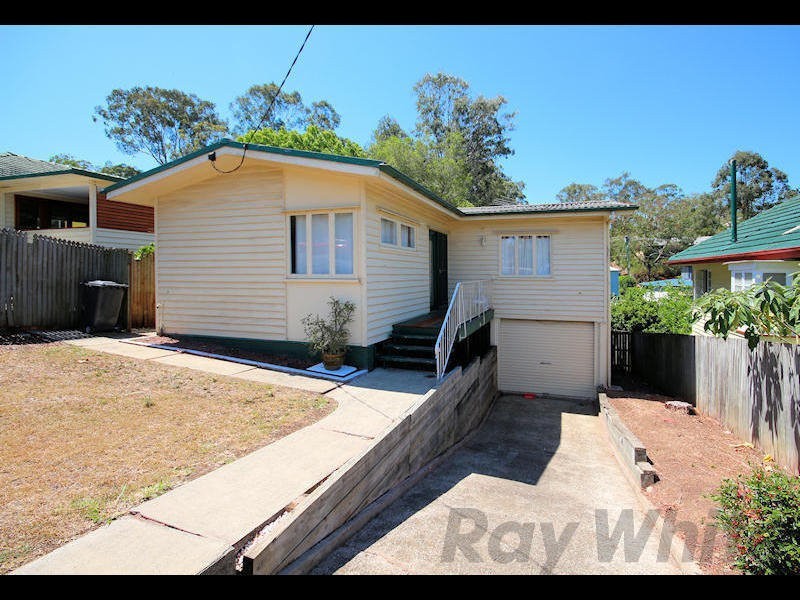 9 Equinox Street, Taringa QLD 4068