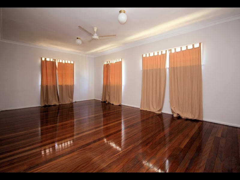 9 Equinox Street, Taringa QLD 4068