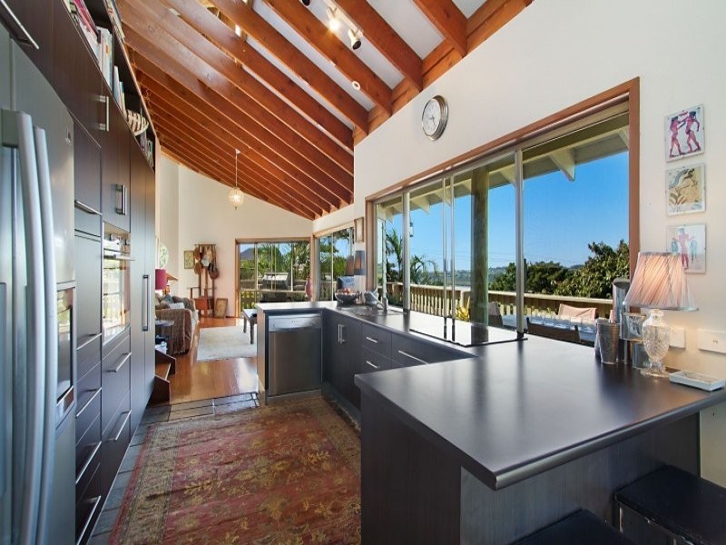 38 Broadwater Esplanade, Bilambil Heights NSW 2486