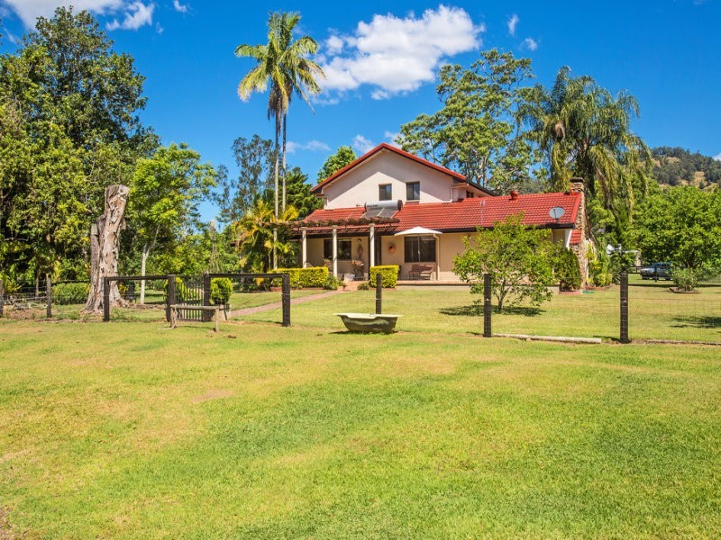 814 Numinbah Road, Crystal Creek NSW 2484