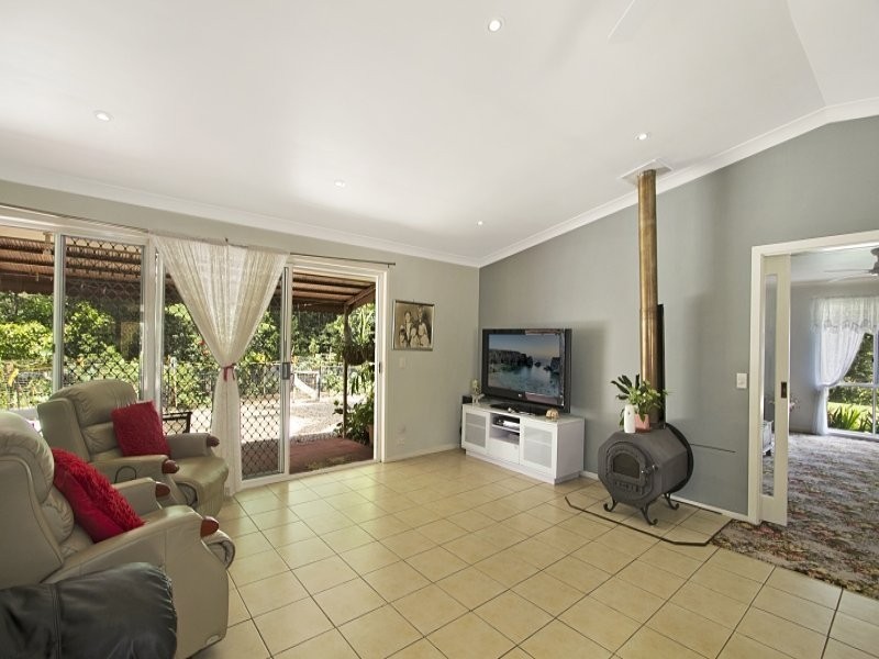 57 Braeside Drive, Uki NSW 2484