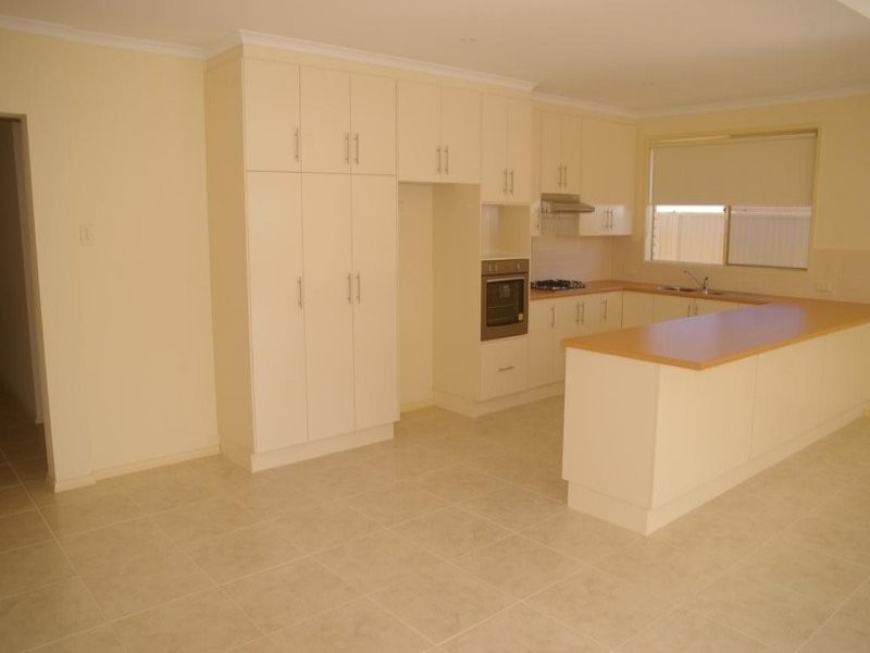 12 Albatross Street, Wallaroo SA 5556