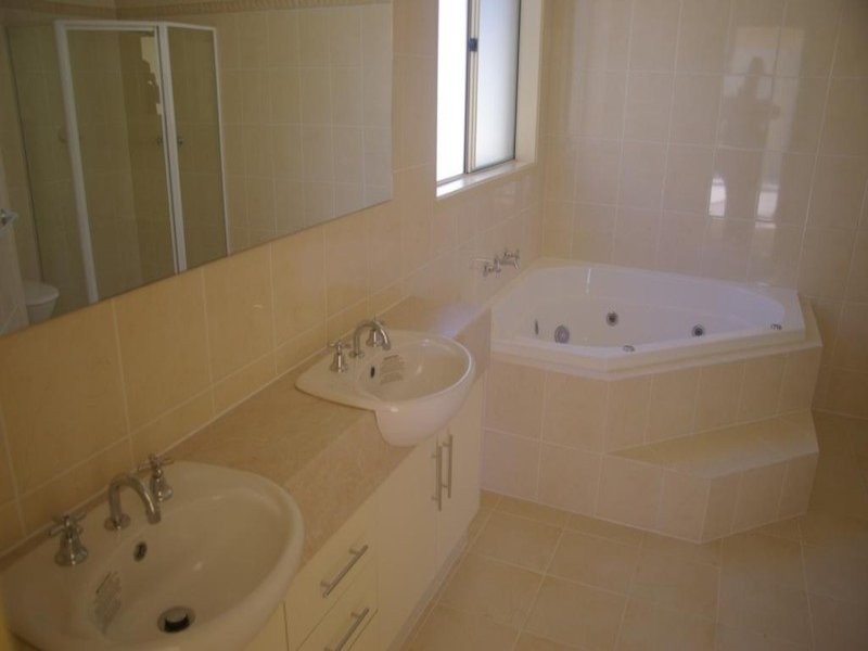 12 Albatross Street, Wallaroo SA 5556