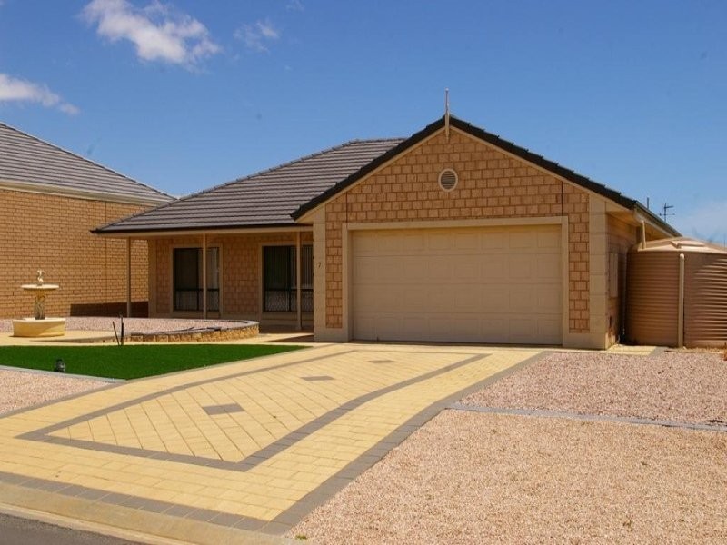 7 Gilmore Crescent, Wallaroo SA 5556