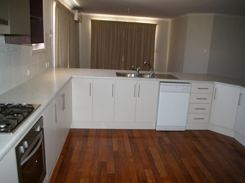 11 Clarke Street, Wallaroo SA 5556