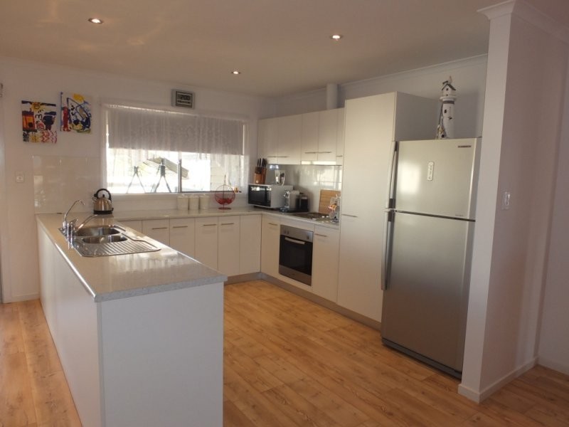 10 Islesworth Street, North Beach SA 5556