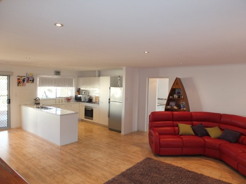 10 Islesworth Street, North Beach SA 5556