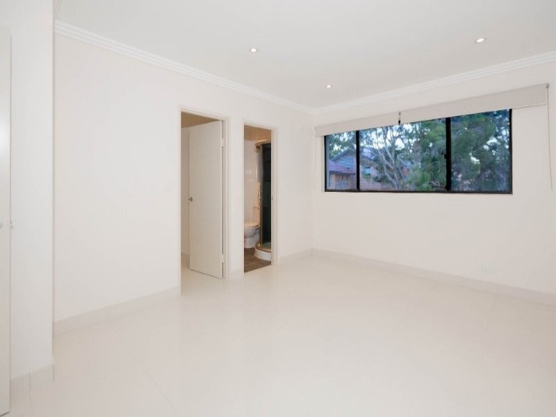 1a Lawrence Street, Peakhurst NSW 2210