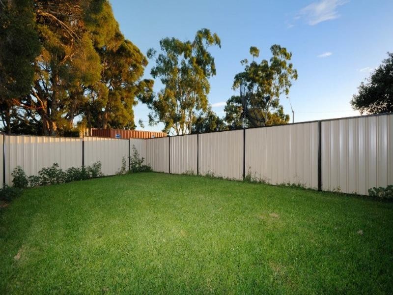 1a Lawrence Street, Peakhurst NSW 2210