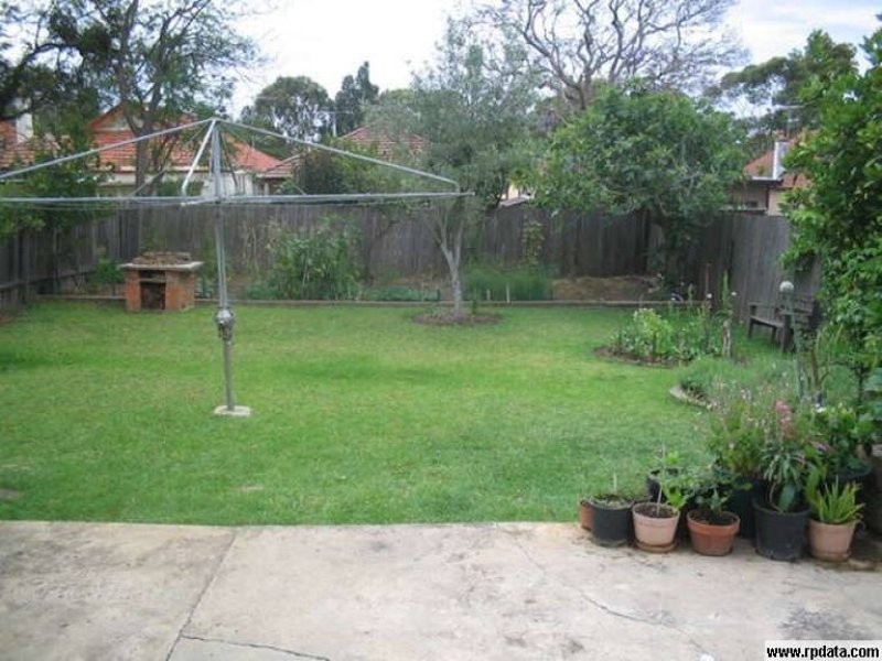 8 Dalcassia Street, Hurstville NSW 2220