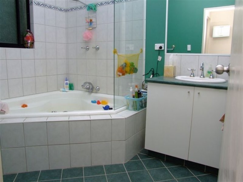 2 Firefly Court, Bakewell NT 0832