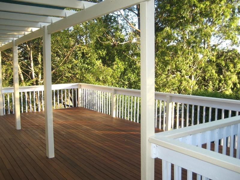 23 Bredden Street, Chapel Hill QLD 4069