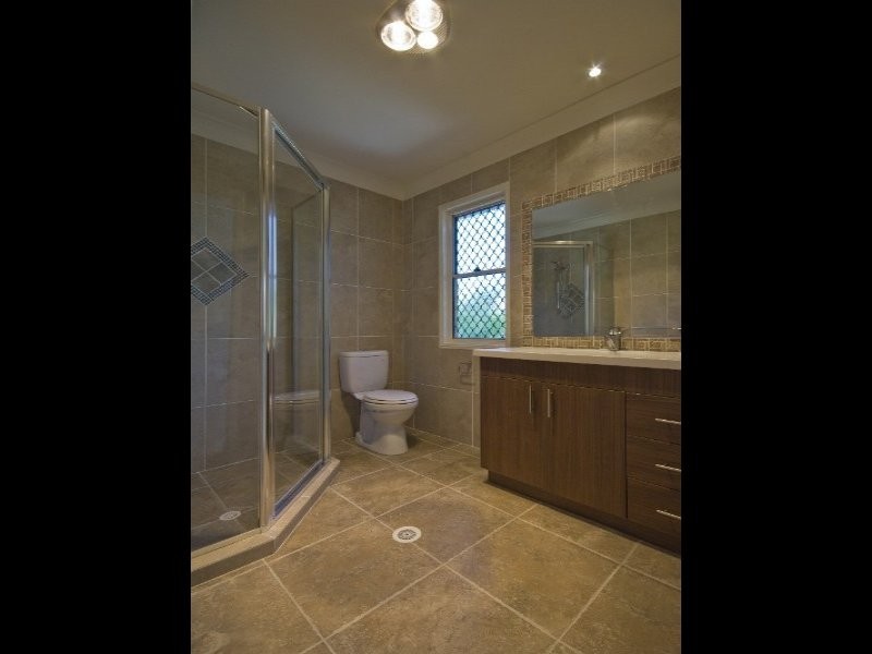 17 Usher Street, Indooroopilly QLD 4068