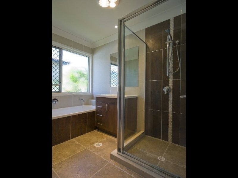 17 Usher Street, Indooroopilly QLD 4068