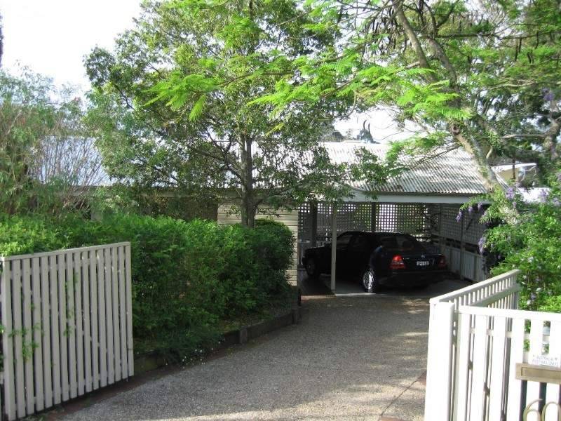 60 Meiers Rd, Indooroopilly QLD 4068