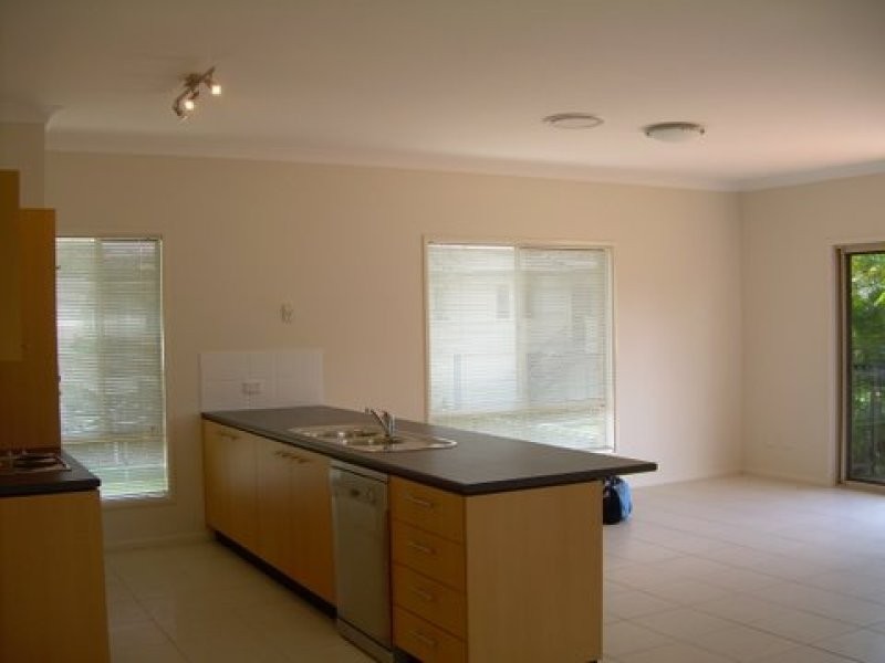 67 Thomas Street, Sherwood QLD 4075
