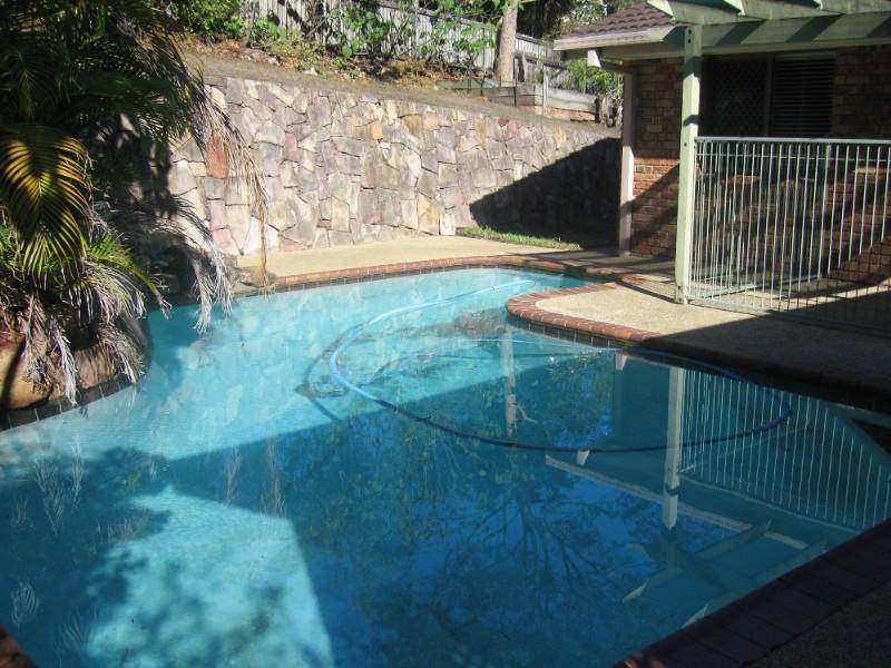 68 Marmindie Street, Chapel Hill QLD 4069