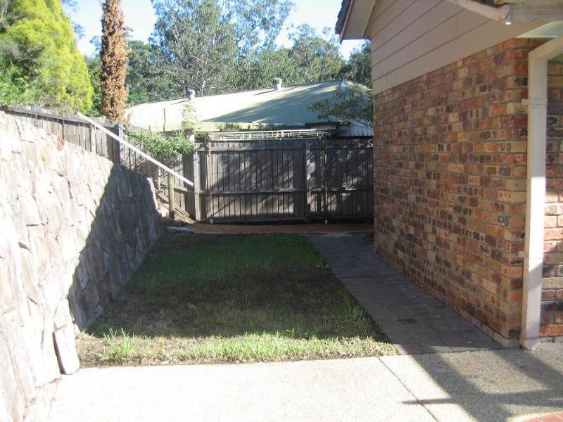 68 Marmindie Street, Chapel Hill QLD 4069