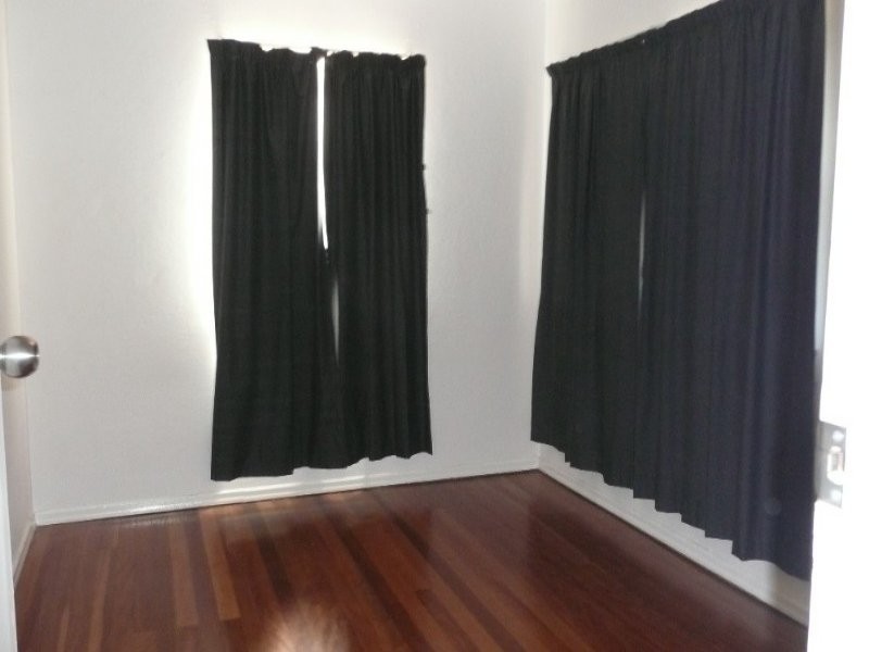 11 Usher Street, Indooroopilly QLD 4068