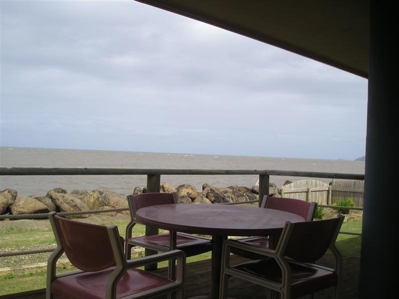 40 Elizabeth Street, Flying Fish Point QLD 4860