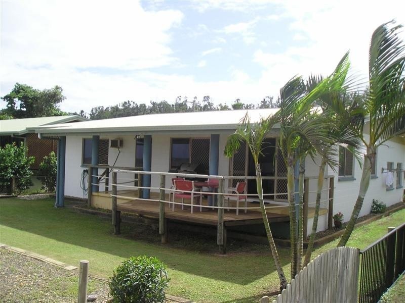 40 Elizabeth Street, Flying Fish Point QLD 4860