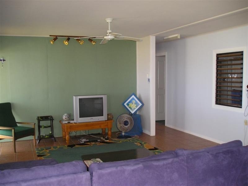 40 Elizabeth Street, Flying Fish Point QLD 4860