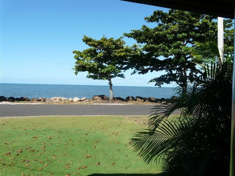 5 The Esplanade, Flying Fish Point QLD 4860