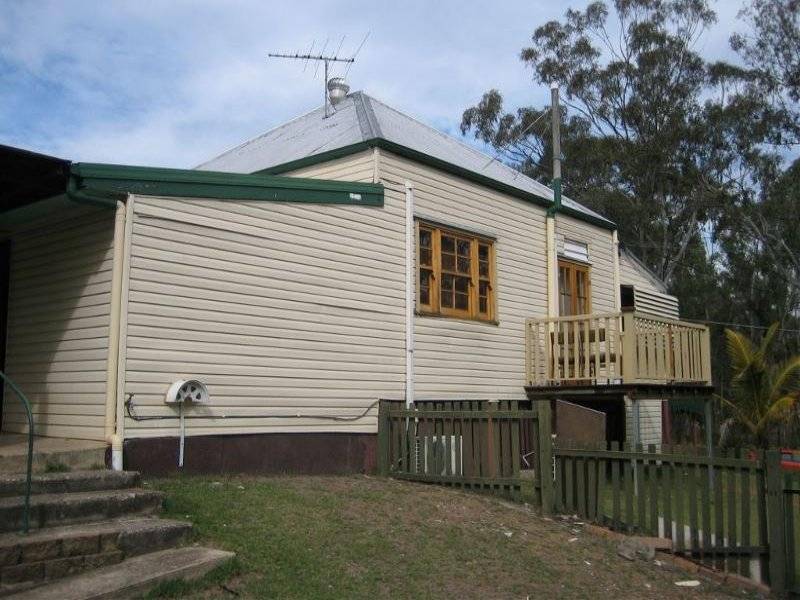42 Barclay Street, Bundamba QLD 4304