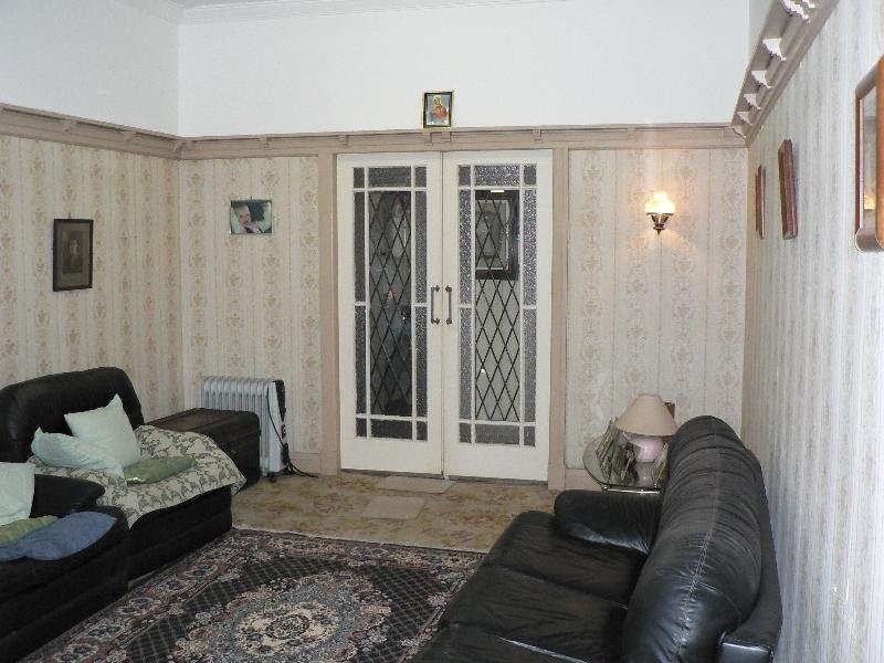 89 Brisbane Road, Newtown QLD 4305