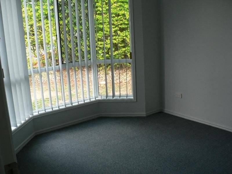 9 Dianthus  Place, Flinders View QLD 4305