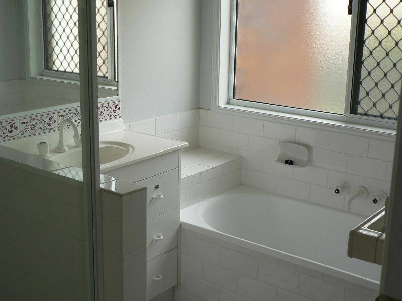 9 Dianthus  Place, Flinders View QLD 4305