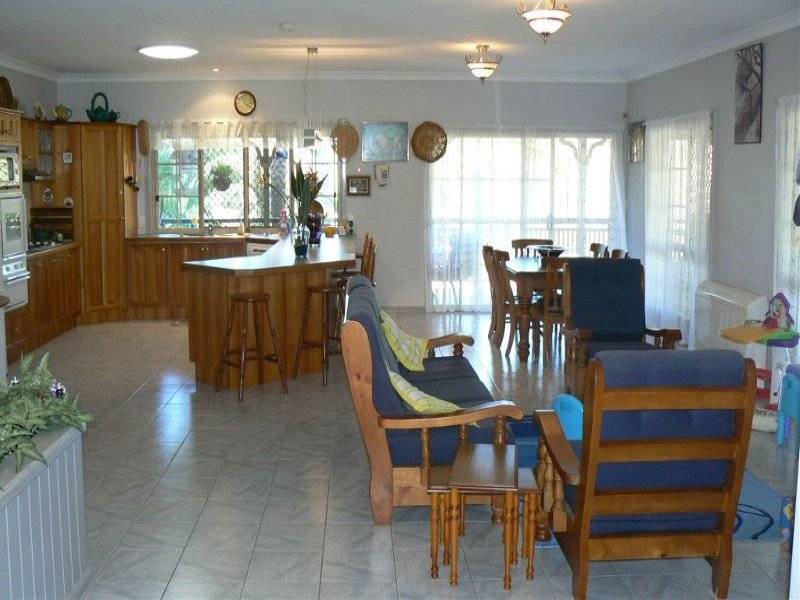 7 Gabbinbar Court, Pine Mountain QLD 4306