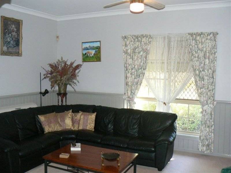 7 Gabbinbar Court, Pine Mountain QLD 4306