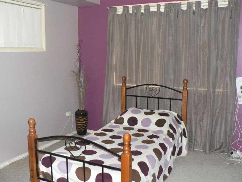 90 Aspinall Street, Leichhardt QLD 4305